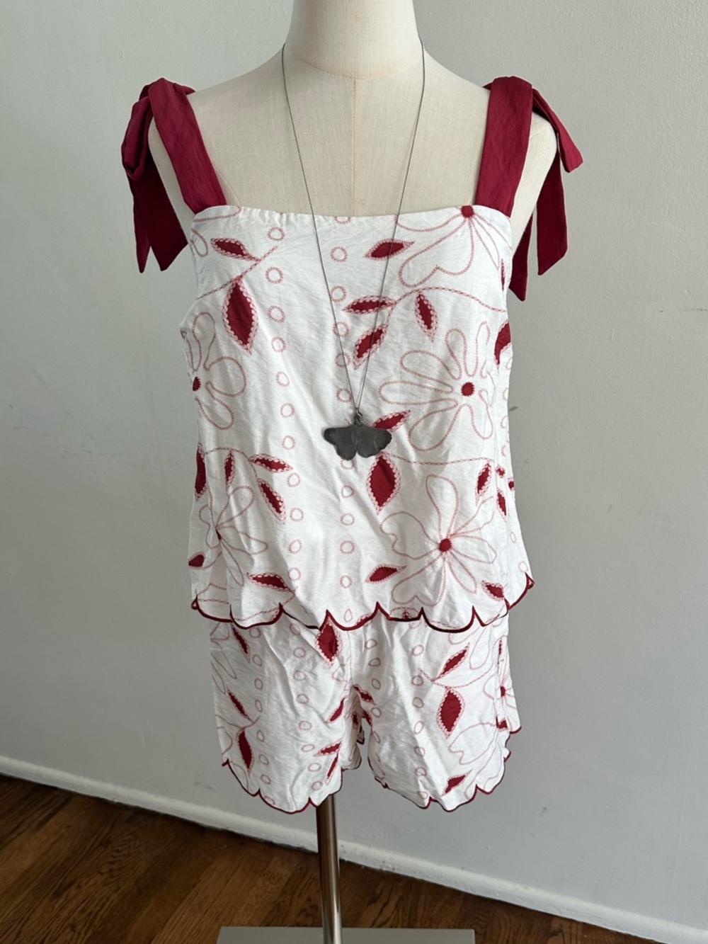 Blu Pepper Cream Red Floral Two Piece Set Tie Strap Top & Shorts Boho Summer M